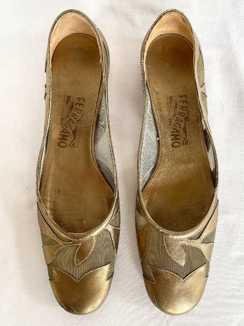 Salvatore Ferragamo Gold Mesh Flats – US 9 AAA Extra Narrow